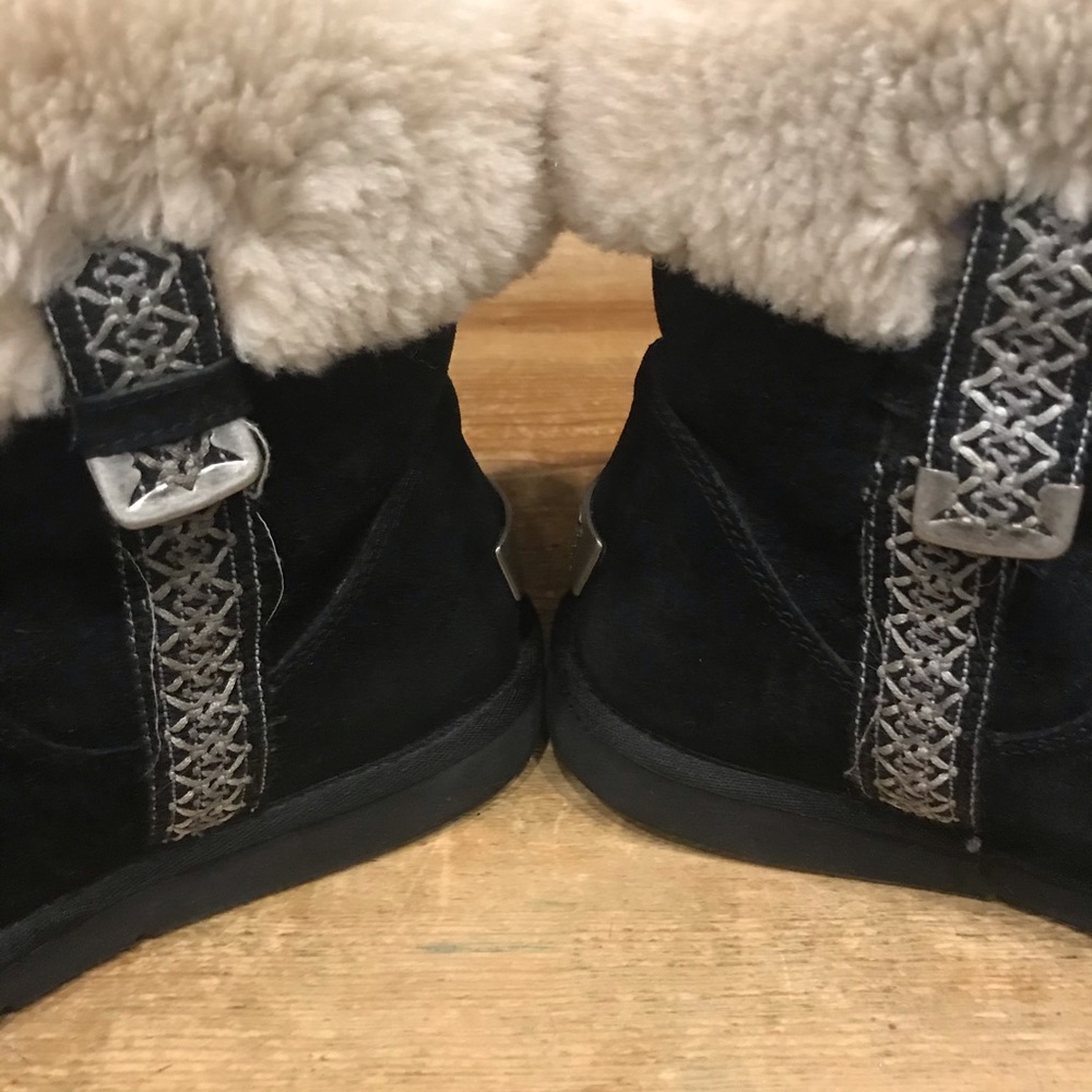 Women’s Ugg fur lined winter boots Sz US7